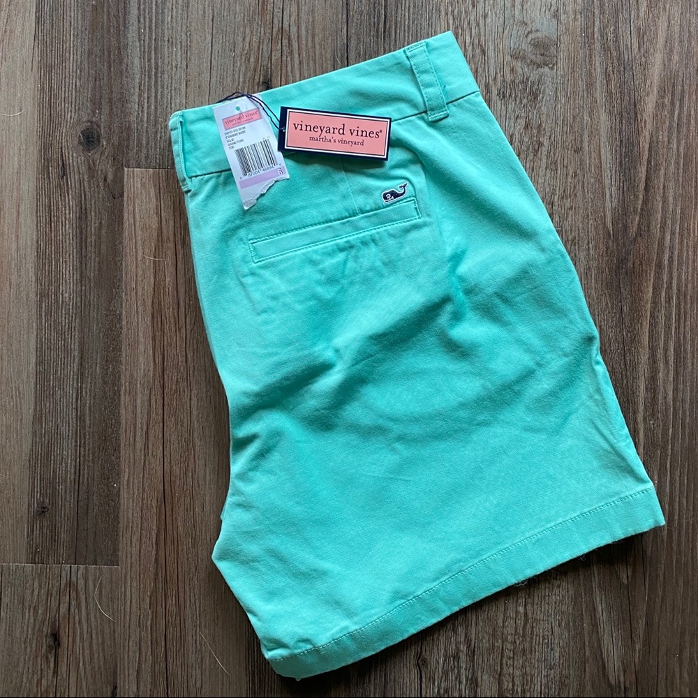 NWT Vineyard Vines green shorts 5 inch inseam